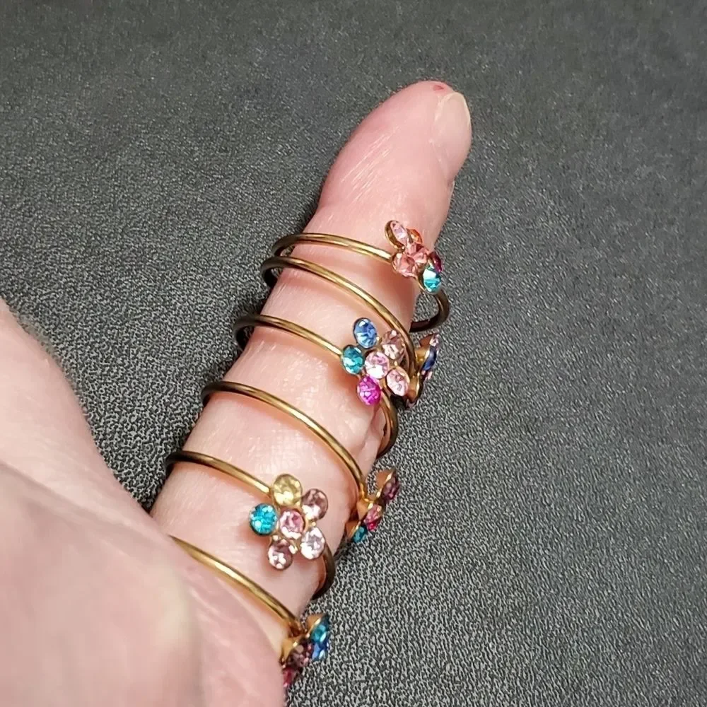Gold tone spring-like flower ring blue pink